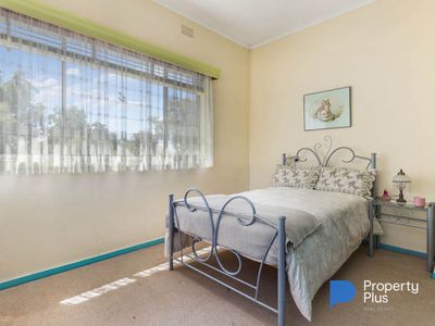 135 Calder Highway, Charlton