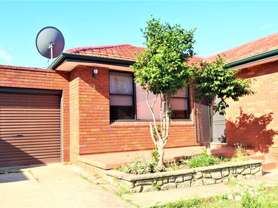 6 Robertson Cres, Mount Lewis