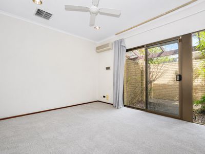 5 Lakeside Road, Churchlands