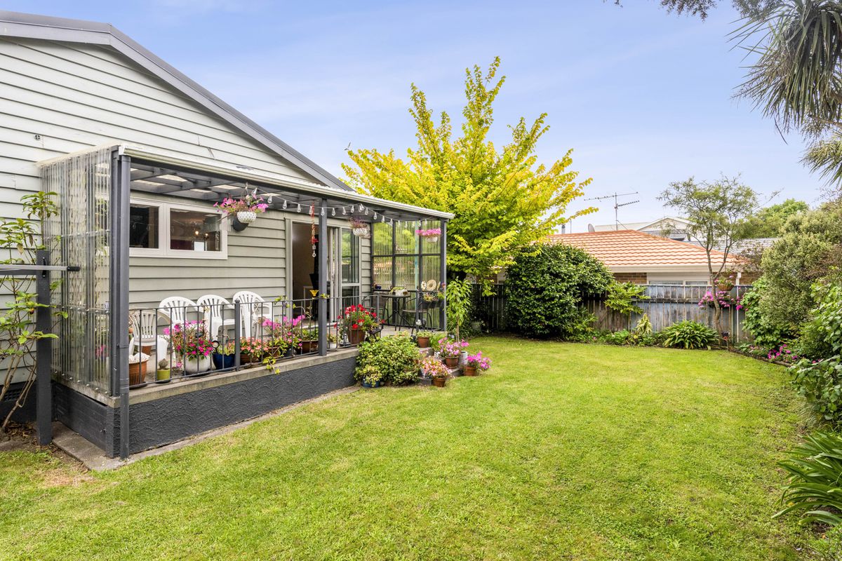33 Ocean Road, Paraparaumu Beach