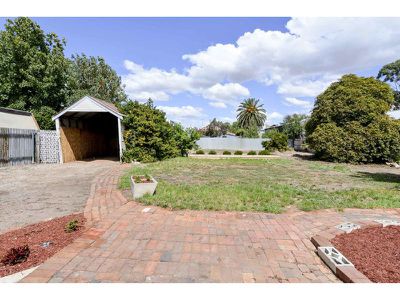4 Lynott Street, Horsham