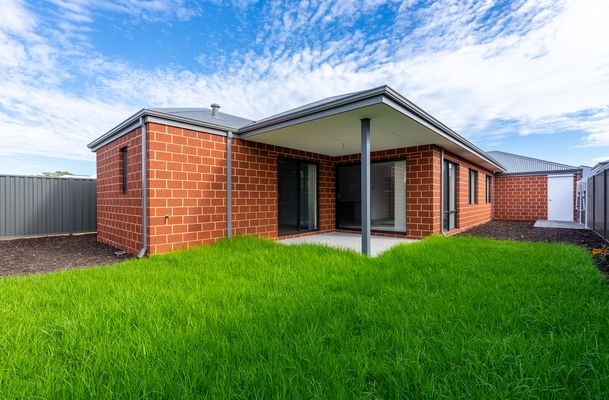 16 Tablelands Dr, Baldivis