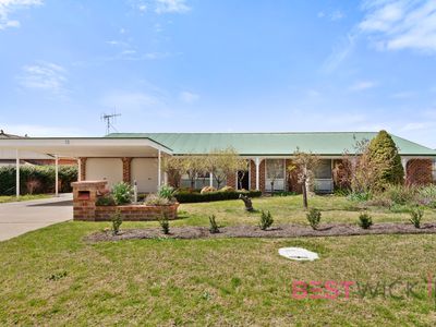 15 Beavis Place, Llanarth