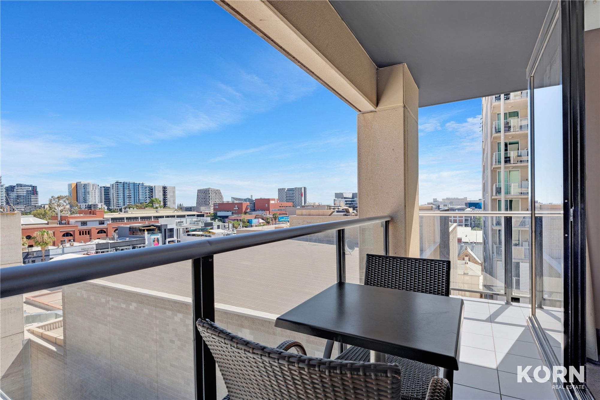 911 / 104 North Terrace, Adelaide