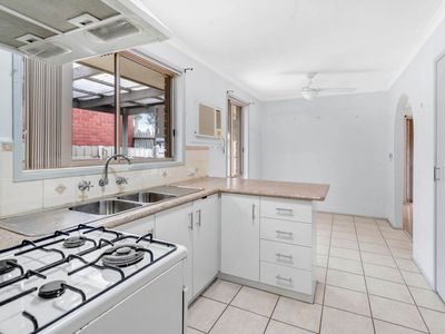 1 / 4 Maxwell Court, Langwarrin