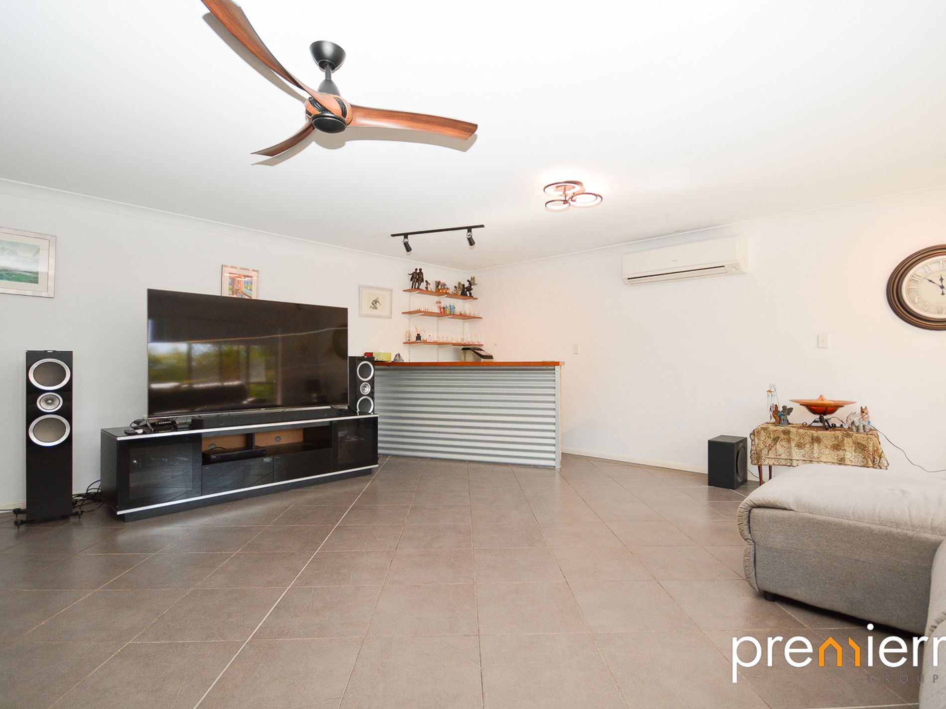 8 Dawson Court, Collingwood Park