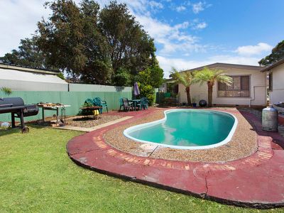 12 The Esplanade, Oak Flats