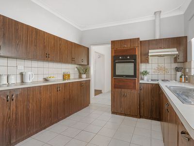 112 Piccadilly Street, Piccadilly