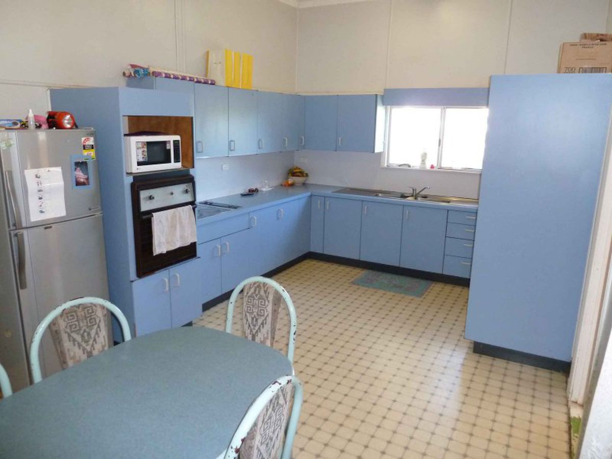 104 Robert Street, Atherton