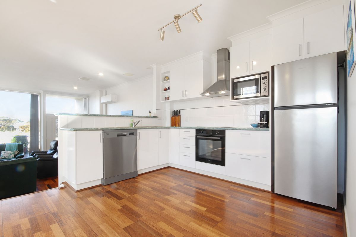 Unit 1  / 10-12 Marine Drive, Narooma