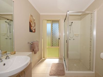 11 SOUTHFORK CCT, Burrum Heads
