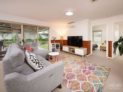 2 LODDON COURT, Wodonga
