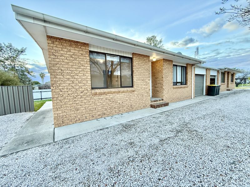 2 / 336 Russell Street , Hay