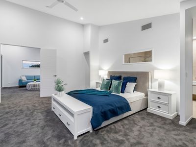 19 Summerland Ky, Broadbeach Waters