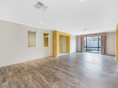 19 Kingdom Drive, Cranbourne