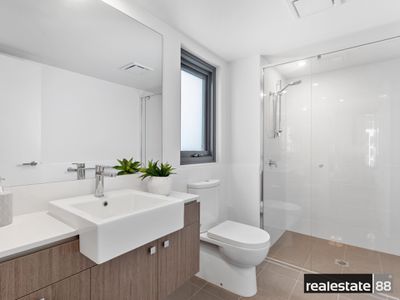 81 / 172 Railway Parade, West Leederville