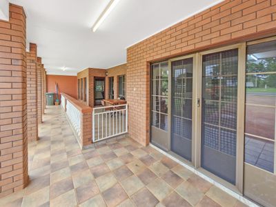 13 Golf Links Road, Atherton