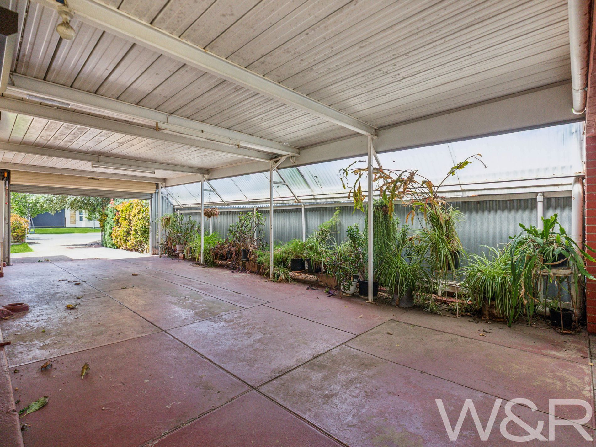 18 Hampton Street, Brooklyn Park