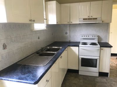 37 Aberdeen Road, Busby