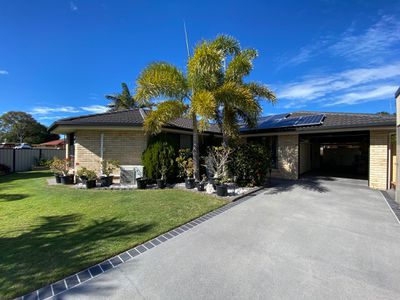 27 Lester Crescent, Torquay