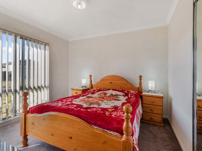 24 Beattie Street, Gledswood Hills