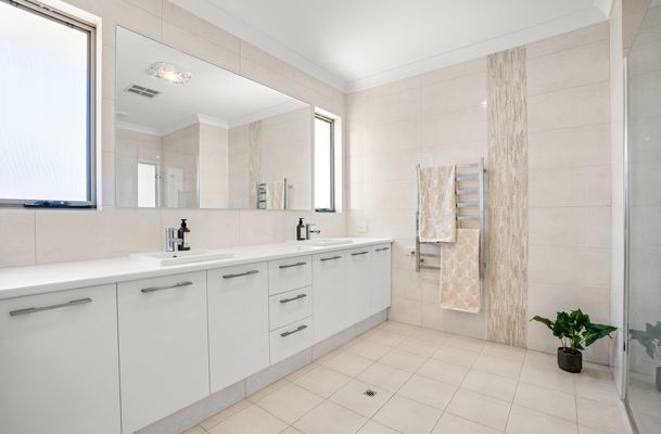 43 Holloways Ridge, Secret Harbour