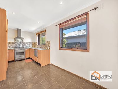 4 / 121 Broadhurst Avenue, Reservoir