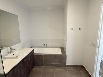 4 Acorn Way, Fraser Rise