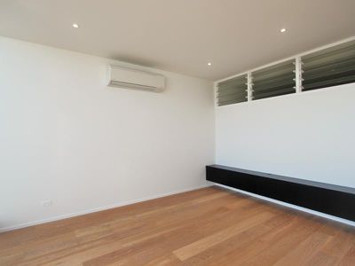 302 / 28 Riddell Parade, Elsternwick