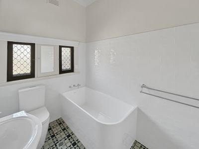 2 Dulhunty Ave, Dubbo