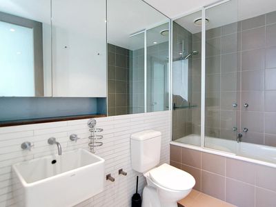 2 / 4 Victoria Street, Windsor