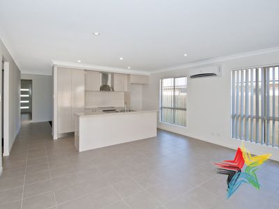 7 Coralina Crescent, Logan Reserve