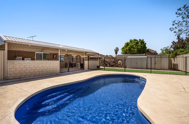 6 Breaden Drive, Cooloongup