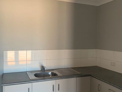 6 / 37 Steel Loop, Wedgefield