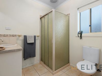 1 / 5 Dingle Court, Berwick