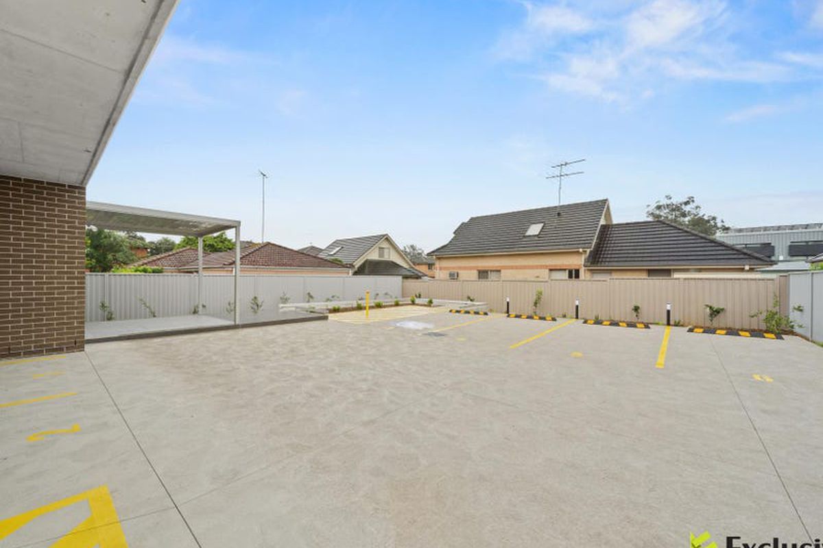 37 Great Western Highway, Kingswood