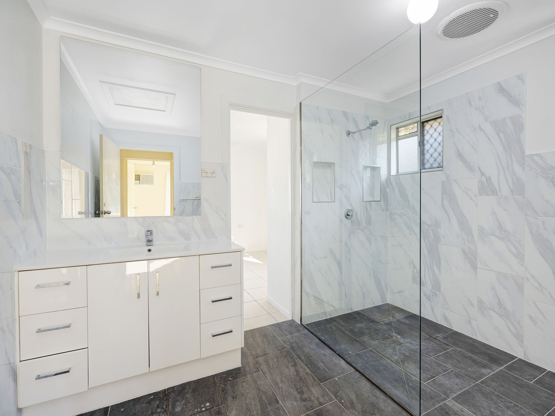 17 Mount Louisa Drive, Mount Louisa
