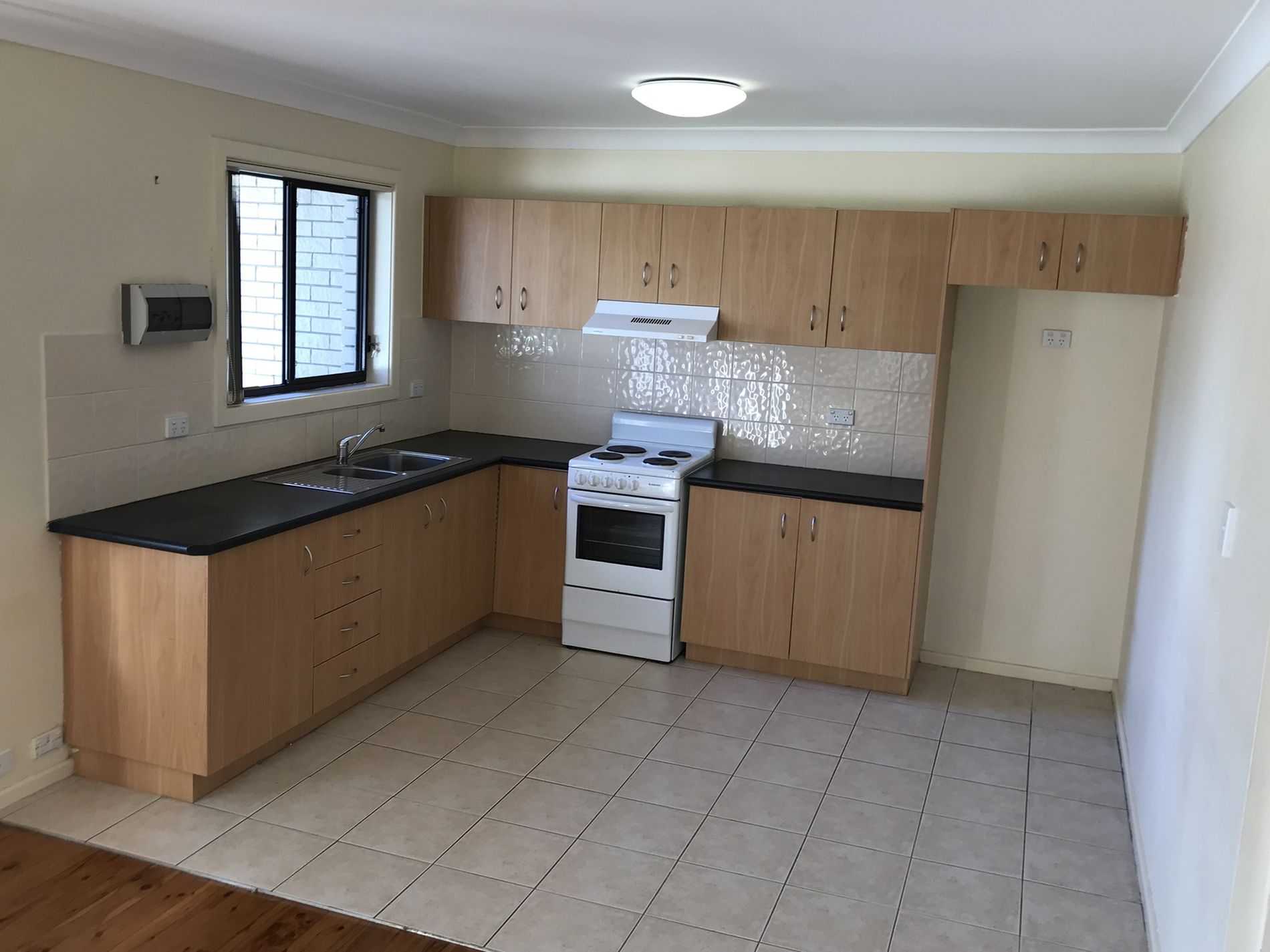 1 / 17 Junction Road, Barrack Point