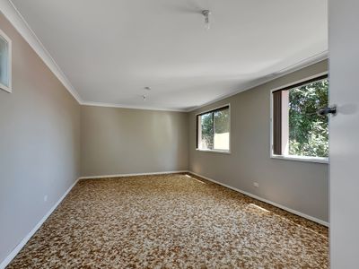 19 Stephens Square, Mallabula