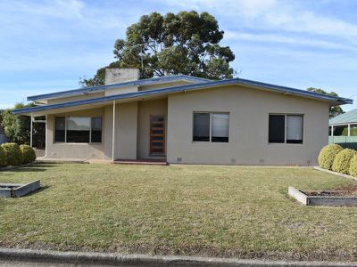 7 Fensom Crescent, Millicent