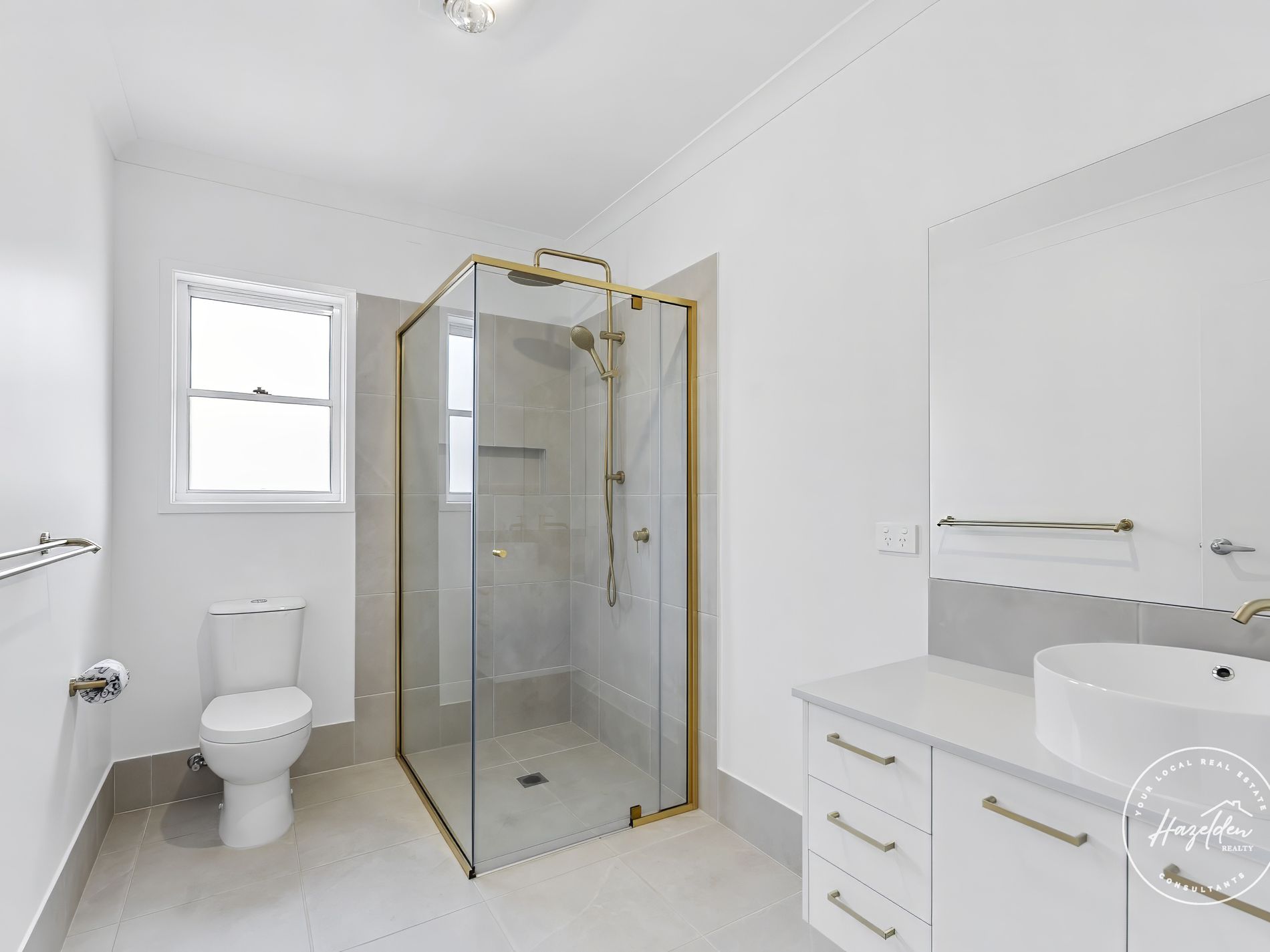 16 Aurora Crescent, Glass House Mountains