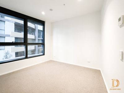 unit 201 / 20 Queens Road, Melbourne