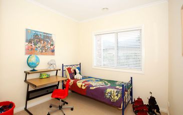 8 Lakeside Drive, Berwick