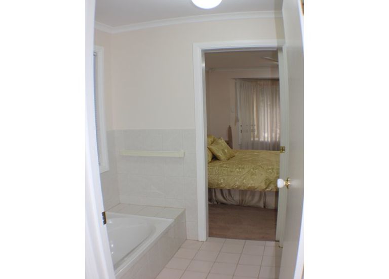 1 / 12A King Street, Glandore