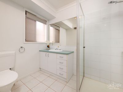 49 KINGFISHER DRIVE, Wodonga