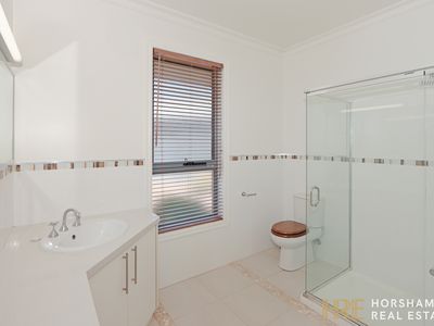15 Fisher Square, Horsham