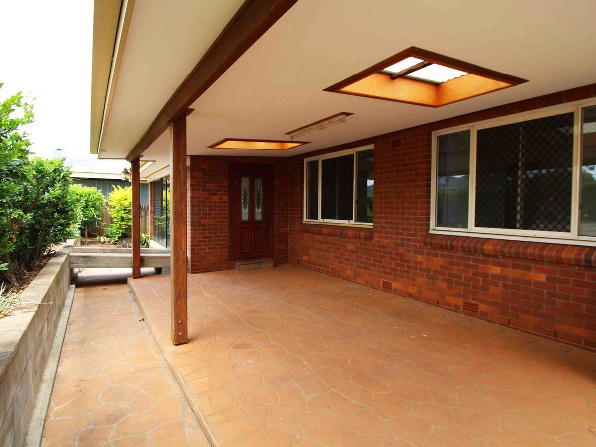 20 COOK STREET, Atherton