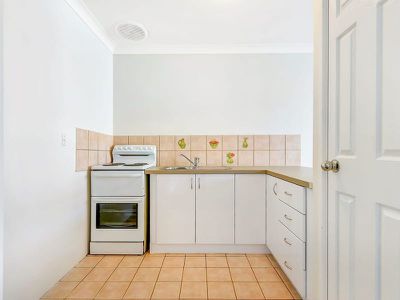 2 / 9 Merope Close , Rockingham