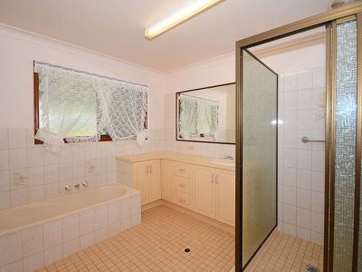 42 BAYRISE DRIVE, Urangan