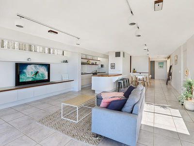 2 / 4 Marina Walk, Alexandra Headland